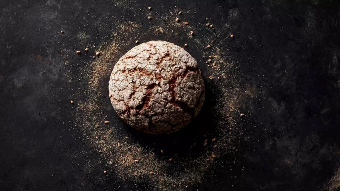 Ein altehrwürdiges Stück Tradition – das Walliser Roggenbrot wird seit dem 13. Jahrhundert in dieser Form gebacken. Walliser Roggenbrot
