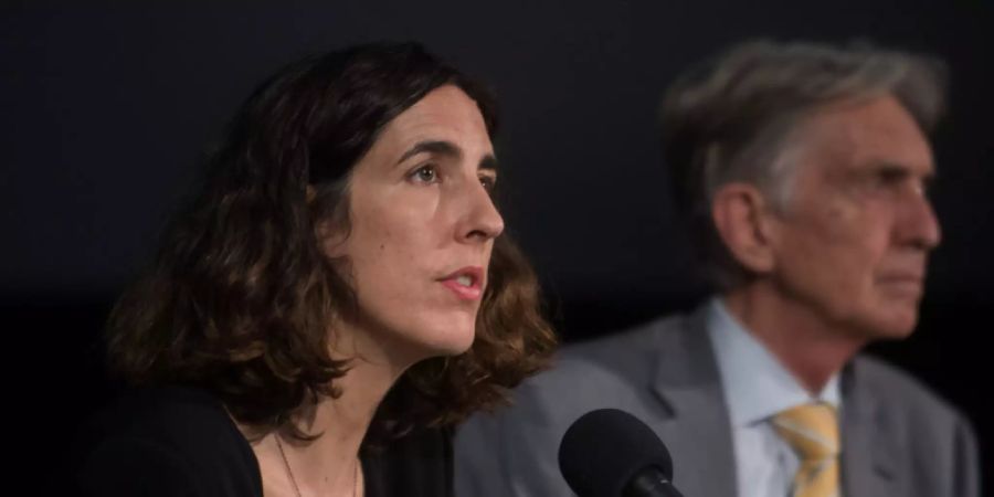 Das Locarno Filmfestival steht vorerst ohne künstlerische Leitung da: Lili Hinstin (links) und Präsident Marco Solari (rechts) gehen getrennte Wege. (Archivbild)