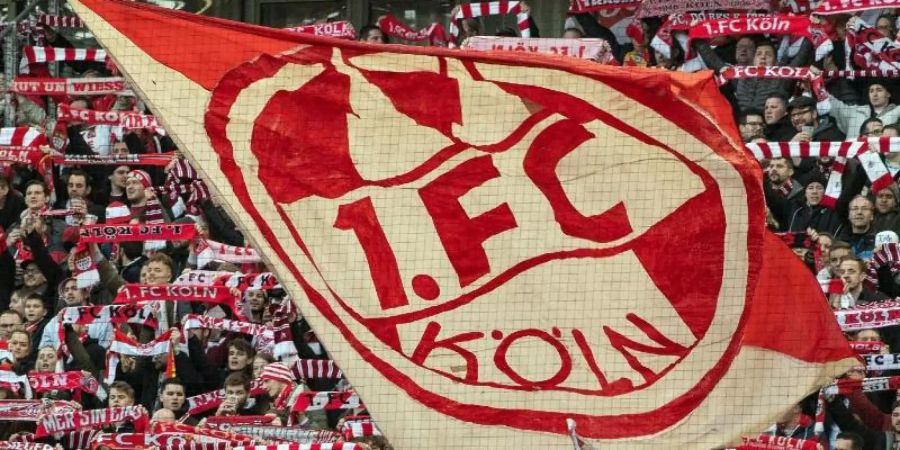 Beim 1. FC Köln sind zwei Spieler positiv auf das Coronavirus getestet worden. Foto: Federico Gambarini/dpa