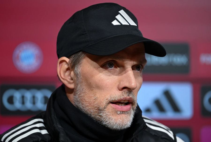 Der Bayern-Trainer Thomas Tuchel nimmt daraufhin sein Schützling bei einer Pressekonferenz in Schutz.