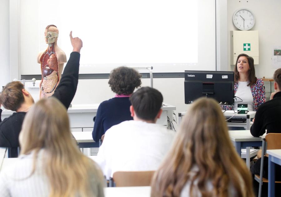 An Berner Gymnasien wird ab nächstem Jahr die «bring your own devices»-Regel gelten.