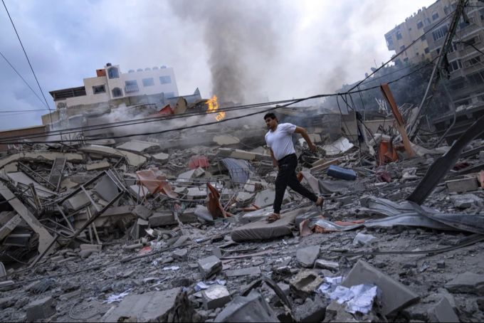 Der Gazastreifen, wo die Hamas regiert, wird als Reaktion auf die Angriffe auf Israel beschossen. Israel-Krieg
