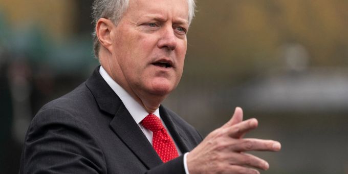 Mark Meadows, damals Stabschef des Weissen Hauses, im Gespräch mit Reportern. Mark Meadows, damals Stabschef des Weissen Hauses, im Gespräch mit Reportern.