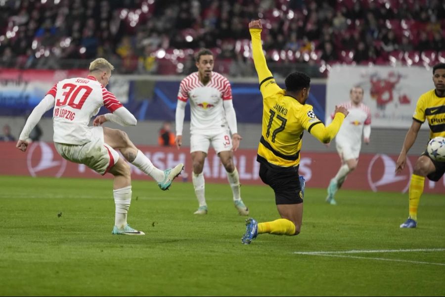 Benjamin Sesko bringt Leipzig kurz nach der Pause in Führung.