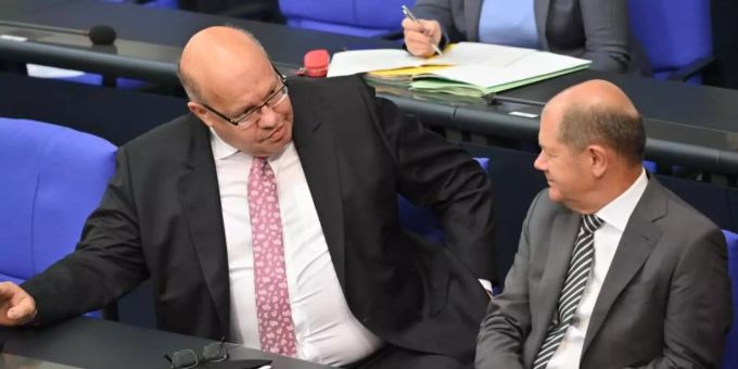 Berlin - Bundestag: Familienbonus und weniger Mehrwertsteuer