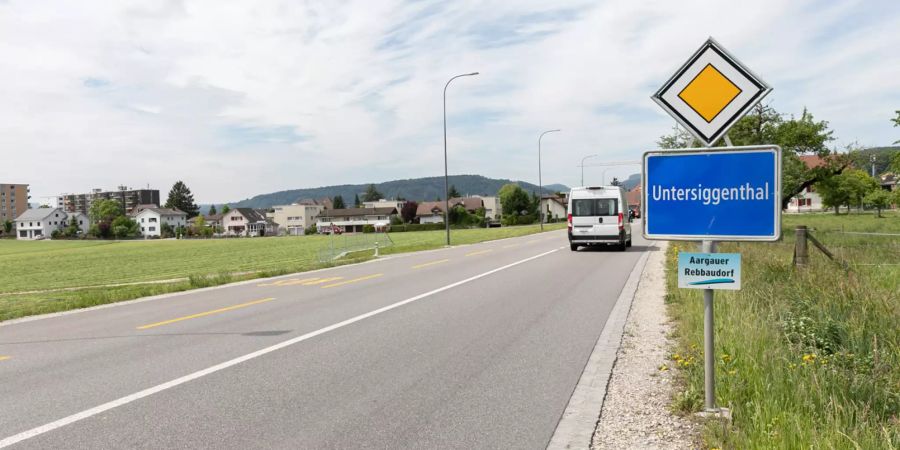 Die Einfahrt von Nussbaumen in Untersiggenthal.