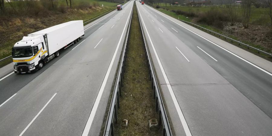 Lastwagen Autobahn