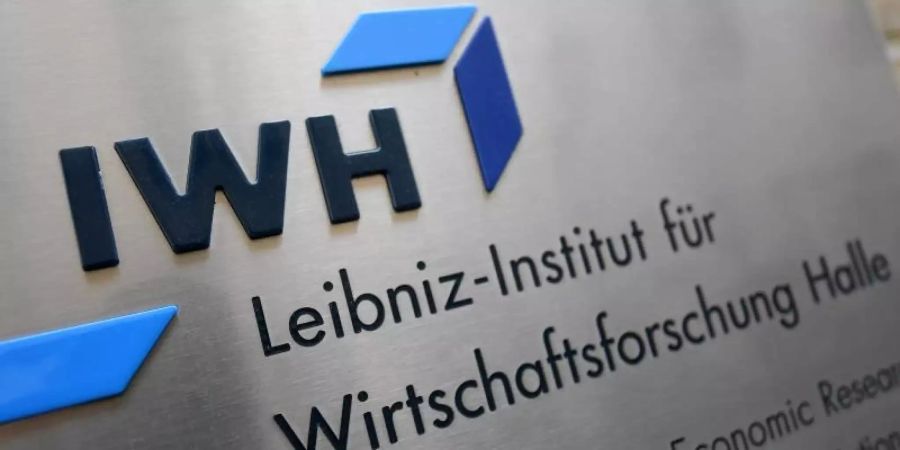 Die deutsche Wirtschaft kommt nach Einschätzung des Leibniz-Instituts für Wirtschaftsforschung relativ glimpflich durch die schwere Corona-Rezession. Foto: Hendrik Schmidt/dpa-Zentralbild/dpa