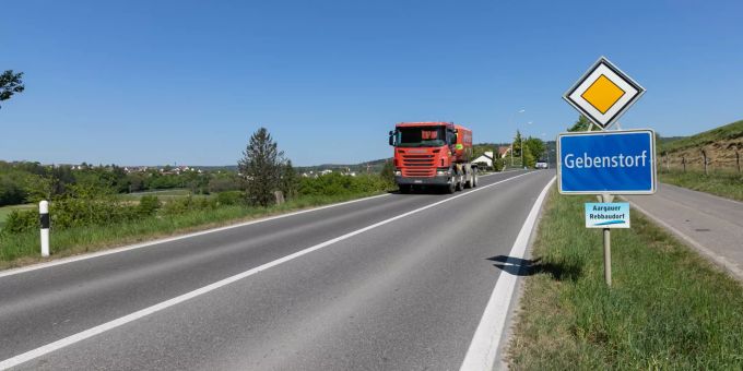 Die Einfahrt von Birmenstorf bei Gebenstorf. Die Einfahrt von Birmenstorf bei Gebenstorf.