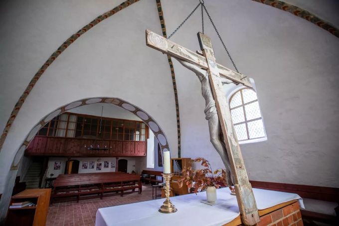 Eine leere Kirche in der Zeit des Coronavirus Coronavirus