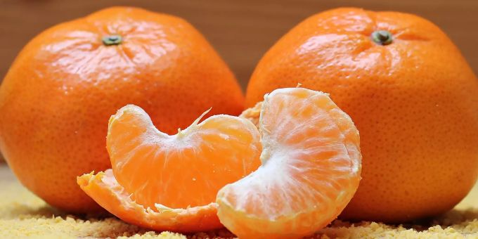 Vitamin C hat viele positive Auswirkungen. Vielleicht auch gegen das Coronavirus? vitamin c coronavirus