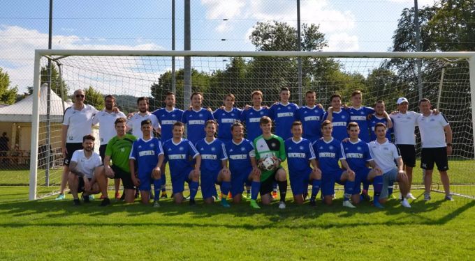 Die erste Mannschaft besteht aus 15 Spielern aus der eigenen Juniorenmannschaft. FC Gretzenbach Däniken