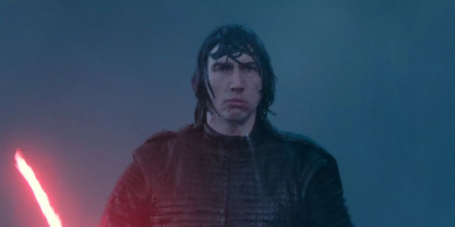 Der US-Unterhaltungskonzern Walt Disney hat die Produktion weiterer Episoden von Filmen wie «Star Wars» verschoben. Im Bild Adam Driver als Kylo Ren in einer Szene aus «Star Wars: The Rise of Skywalker.» (Archivbild)