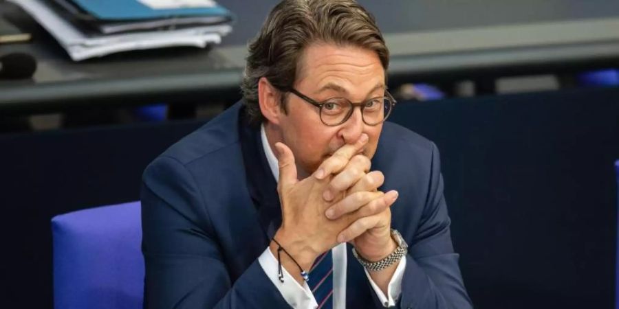 Verkehrsminister Andreas Scheuer steht unter Druck, weil er die Verträge zur Kontrolle und Erhebung der Maut Ende 2018 abschloss, bevor Rechtssicherheit bestand. Foto: Lisa Ducret/dpa/Archiv