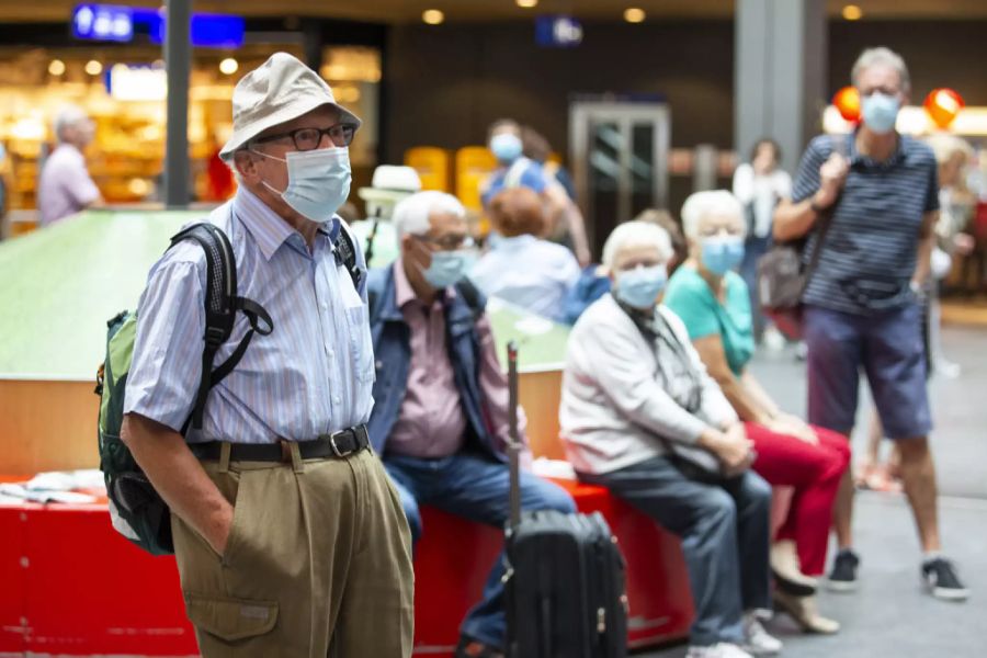 Maskenpflicht Bahnhof Bern Passagiere