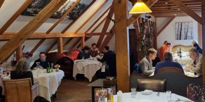 «Gleich wie vorher» - Restaurants sind trotz neuer 2G-Regel voll