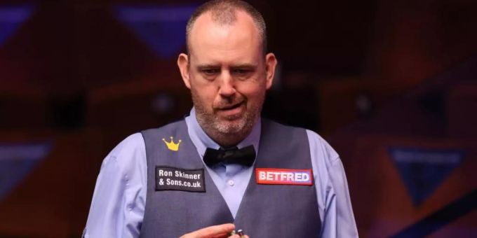 Schlief in einer Snookerpartie ein: Mark Williams. Foto: George Wood/PA Wire/dpa Schlief in einer Snookerpartie ein: Mark Williams. Foto: George Wood/PA Wire/dpa
