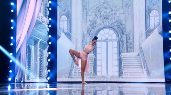 Una ballerina disabile fa piangere Sophia. ballerino classico