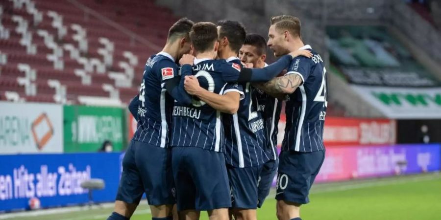 Der VfL Bochum lag in Augsburg zur Pause mit 3:0 vorn. Foto: Matthias Balk/dpa