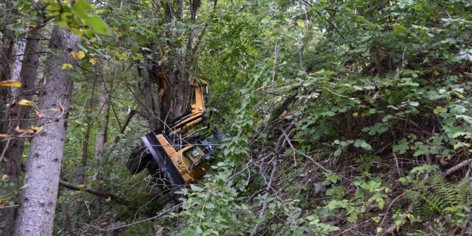 Der Baggerführer wurde verletzt. Unfall