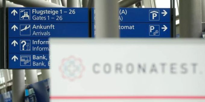 Wer verreist, muss in der Corona-Pandemie weiterhin mit Einschränkungen rechnen. Foto: Sebastian Willnow/dpa-Zentralbild/dpa Wer verreist, muss in der Corona-Pandemie weiterhin mit Einschränkungen rechnen. Foto: Sebastian Willnow/dpa-Zentralbild/dpa