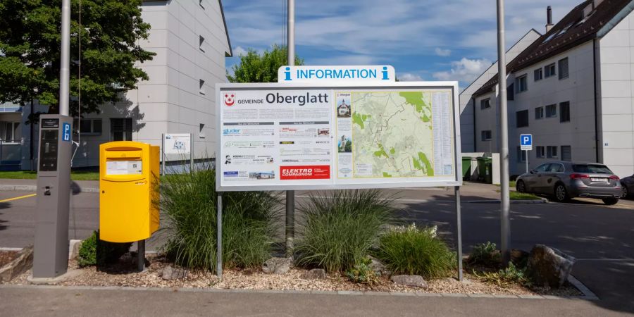 Informationstafel in Oberglatt.