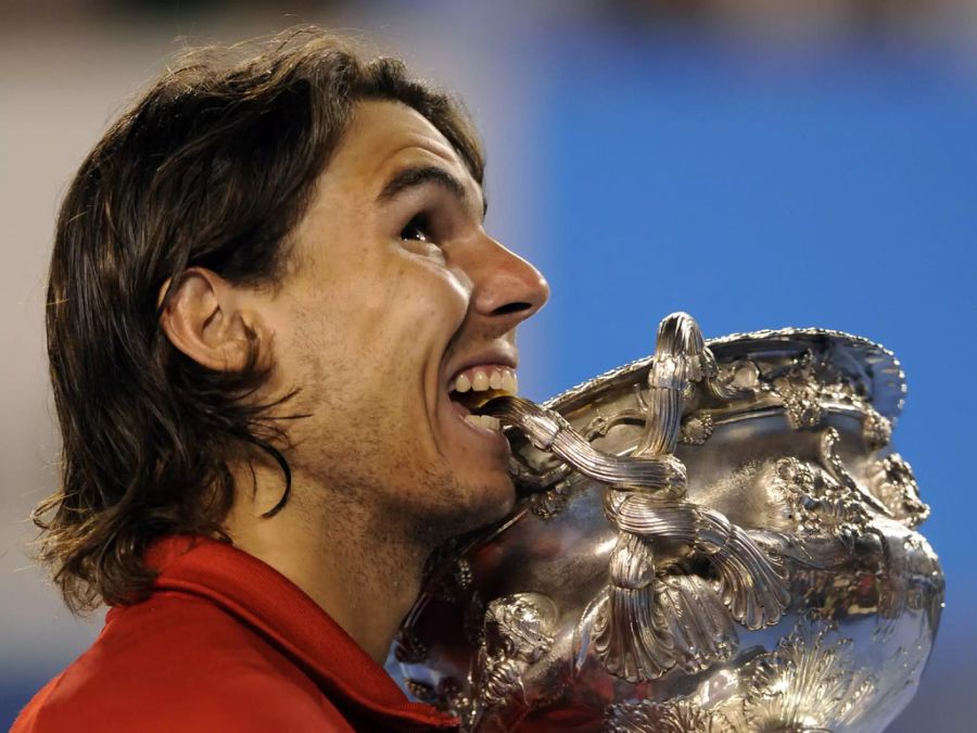 So wartet Rafa weiter auf die zweite Autralien-Open-Trophäe. 2009 gewann er die erste mit einem Final-Sieg gegen Roger.