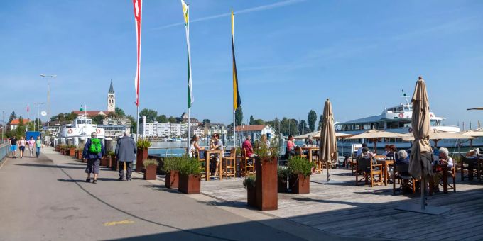 Bahnhof und Seepromenade Romanshorn. Bahnhof und Seepromenade Romanshorn.