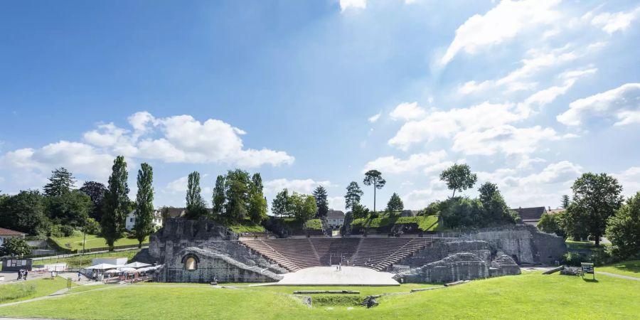 Die Augusta Raurica mit Amphitheater der Gemeinden Augst (BL) und Kaiseraugst (AG).