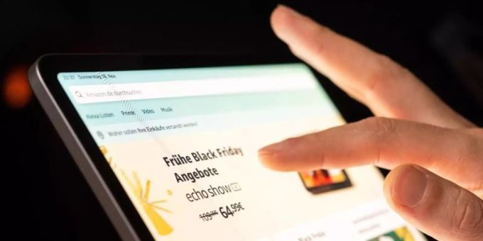 Die Bundesnetzagentur hat vor gefährlichen Online-Einkäufen in der Vorweihnachtszeit gewarnt. Foto: Mohssen Assanimoghaddam/dpa Die Bundesnetzagentur hat vor gefährlichen Online-Einkäufen in der Vorweihnachtszeit gewarnt. Foto: Mohssen Assanimoghaddam/dpa