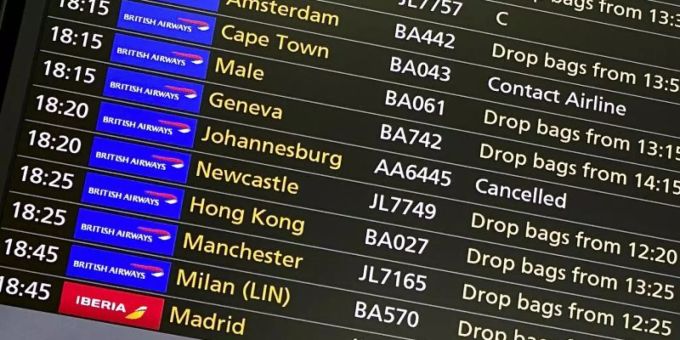 Auf einer Abflugsanzeige ist zu lesen, dass der Flug nach Johannesburg in Südafrika annulliert wurde. Foto: Alberto Pezzali/AP/dpa Auf einer Abflugsanzeige ist zu lesen, dass der Flug nach Johannesburg in Südafrika annulliert wurde. Foto: Alberto Pezzali/AP/dpa
