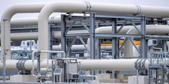 Rohrsysteme und Absperrvorrichtungen in der Gasanlandestation von Nord Stream 2 in Lubmin (Mecklenburg-Vorpommern). Foto: Jens Büttner/dpa-Zentralbild/dpa Rohrsysteme und Absperrvorrichtungen in der Gasanlandestation von Nord Stream 2 in Lubmin (Mecklenburg-Vorpommern). Foto: Jens Büttner/dpa-Zentralbild/dpa