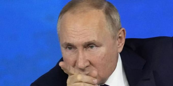 Kremlchef Putin während seiner jährlichen Pressekonferenz. Foto: Alexander Zemlianichenko/AP/dpa Kremlchef Putin während seiner jährlichen Pressekonferenz. Foto: Alexander Zemlianichenko/AP/dpa