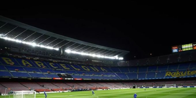 Eine Gesamtansicht des Camp Nou Stadion vor dem Spiel. Foto: Joan Monfort/AP/dpa Eine Gesamtansicht des Camp Nou Stadion vor dem Spiel. Foto: Joan Monfort/AP/dpa