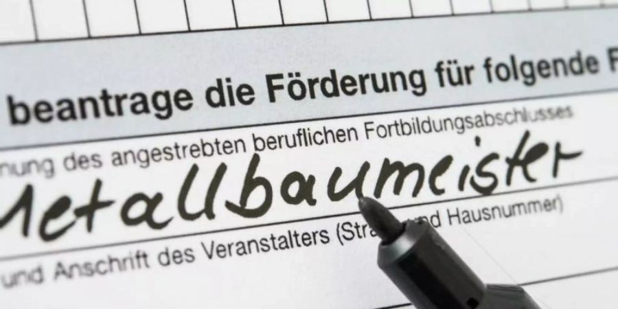 Aus dem Meister-Bafög könnte nun ein Aufstiegs-Bafög werden. Menschen in beruflicher Weiterbildung sollen mehr Geld bekommen. Foto: Susann Prautsch