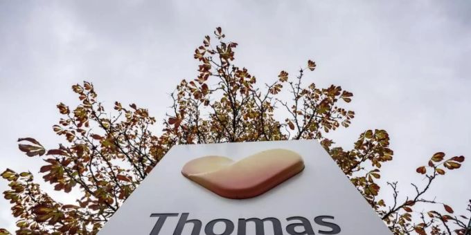 Das Firmenlogo steht vor der Zentrale des Reisekonzerns der deutschen Thomas Cook. Foto: Frank Rumpenhorst/dpa/Illustration Das Firmenlogo steht vor der Zentrale des Reisekonzerns der deutschen Thomas Cook. Foto: Frank Rumpenhorst/dpa/Illustration