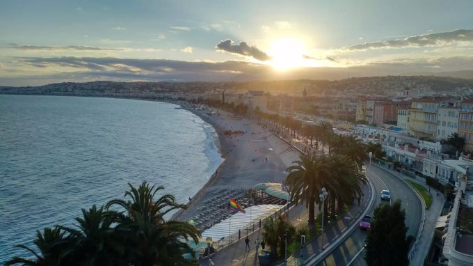 In Nizza lässt es sich auch im Winter flanieren. Nizza