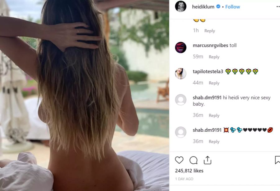 Heidi Klum grüsst ihre Follower mit Sideboob.