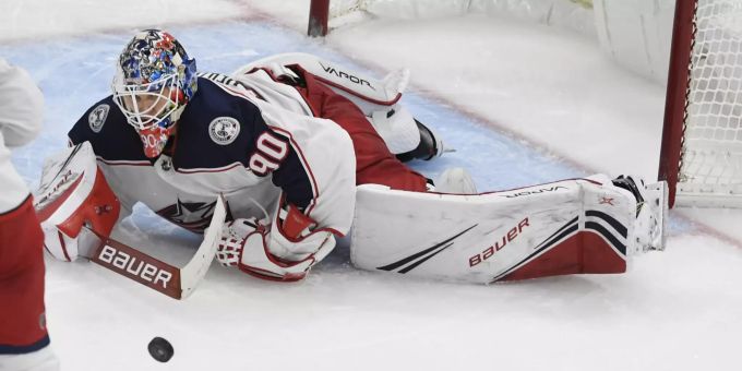 Elvis Merzlikins soll in der AHL mehr Spielpraxis sammeln. Elvis Merzlikins NHL