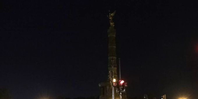 Extinction Rebellion an der Siegessäule in Berlin Extinction Rebellion an der Siegessäule in Berlin