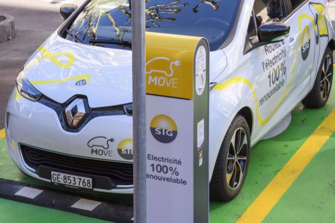 Zukunftsforscher Horx sagt einen E-Auto-Boom voraus. elektroautos elektromobilität