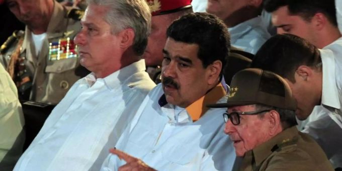 Miguel Diaz-Canel (l), Präsident von Kuba, Nicolas Maduro, Präsident von Venezuela, und Raul Castro, Erster Sekretär der Kommunistischen Partei Kubas, während eines Gipfels in Havanna. Foto: Joaquin Hernandez/XinHua/dpa Miguel Diaz-Canel (l), Präsident von Kuba, Nicolas Maduro, Präsident von Venezuela, und Raul Castro, Erster Sekretär der Kommunistischen Partei Kubas, während eines Gipfels in Havanna. Foto: Joaquin Hernandez/XinHua/dpa