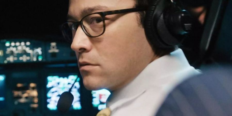 Der Copilot (Joseph Gordon-Levitt) muss schier unlösbare Aufgaben meistern. Foto: Universum Film/dpa