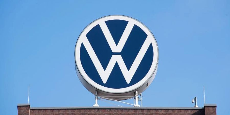Bei Volkswagen fallen Jobs in der klassischen Verbrenner- und Teileproduktion weg, gleichzeitig wird Beschäftigung in neuen Bereichen aufgebaut. Foto: Julian Stratenschulte/dpa