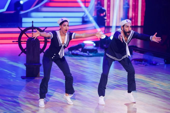 Amira Pocher tanzt mit Massimo Sinato bei «Let's Dance» am 1. April 2022. let's dance
