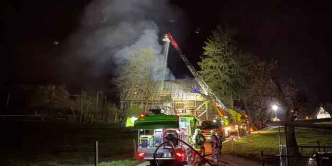 Brand eines Bauernhauses fordert hohen Sachschaden.