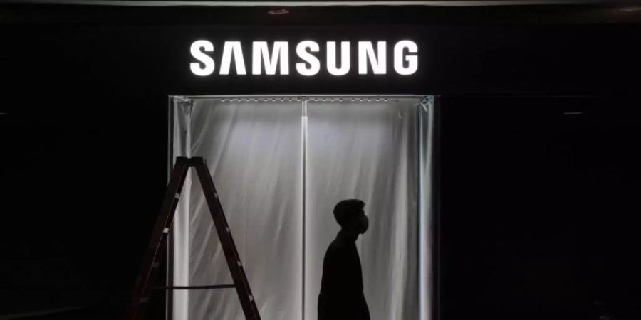 Laut Samsung wird der Gewinn aus den Kerngeschäften voraussichtlich etwa 10,2 Milliarden Eurobetragen. Foto: Joe Buglewicz/AP/dpa