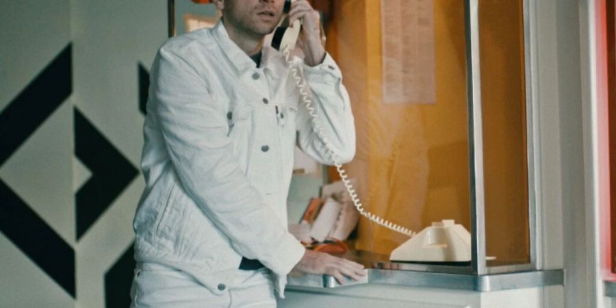 Am Draht mit «Enigma»: Schauspieler Benjamin Burger in «Das Maddock Manifest». Das Regiedebüt von «Frieden»-Schauspieler Dimitri Stapfer feiert Weltpremiere an den Solothurner Filmtagen.
