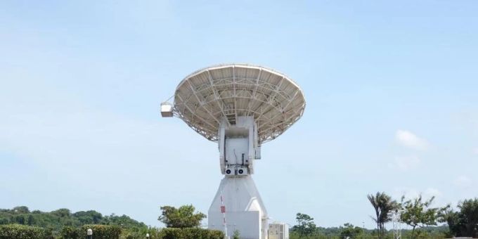 Ein Radioteleskop auf dem Gelände des Weltraumbahnhofs in Kourou. Foto: Janne Kieselbach/dpa Ein Radioteleskop auf dem Gelände des Weltraumbahnhofs in Kourou. Foto: Janne Kieselbach/dpa