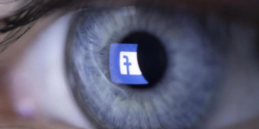 Facebook selbst hat mehrere russische Medien-Seiten bei Facebook abgeschaltet. Foto: Gaetan Bally/KEYSTONE/dpa